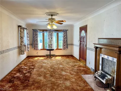 6502 Bradley Ave, Parma, OH 44129 photo 5