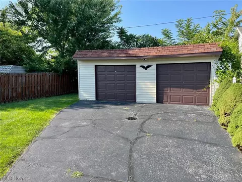 6502 Bradley Ave, Parma, OH 44129 photo 30