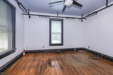 490 Frederick Ave, Akron, OH 44310 photo 31