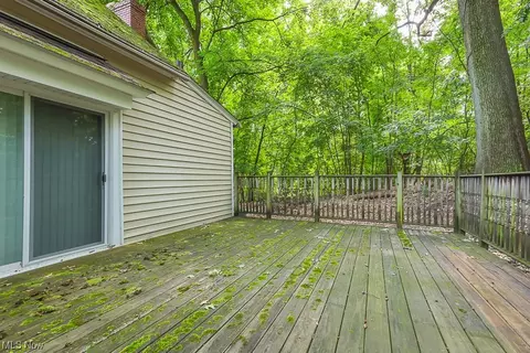 490 Frederick Ave, Akron, OH 44310 photo 9