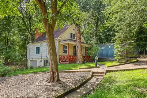 490 Frederick Ave, Akron, OH 44310 photo 2