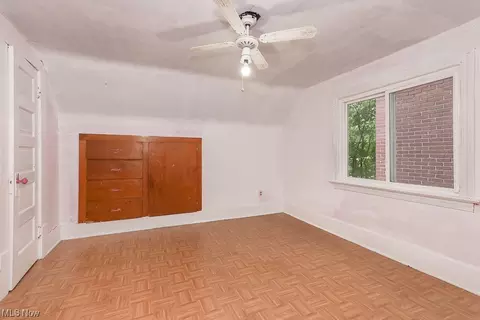 490 Frederick Ave, Akron, OH 44310 photo 21