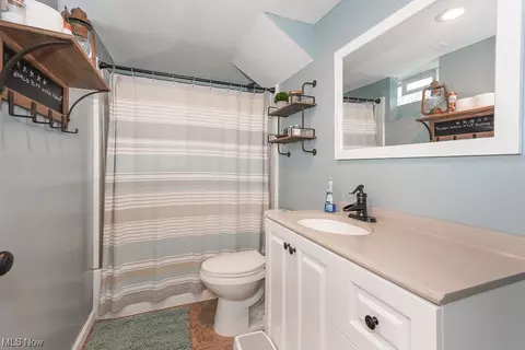 428 E 330th St, Willowick, OH 44095 photo 18