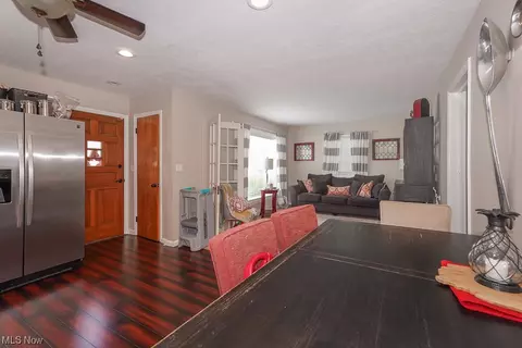 428 E 330th St, Willowick, OH 44095 photo 6