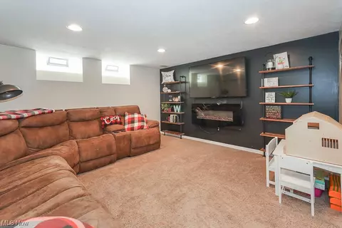 428 E 330th St, Willowick, OH 44095 photo 22