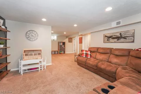 428 E 330th St, Willowick, OH 44095 photo 21