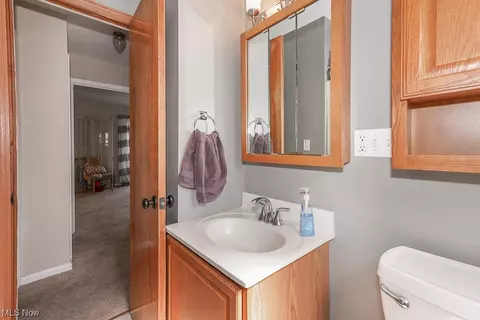 428 E 330th St, Willowick, OH 44095 photo 10