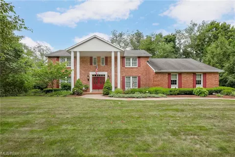 1320 Irondale Cir NE, North Canton, OH 44720
