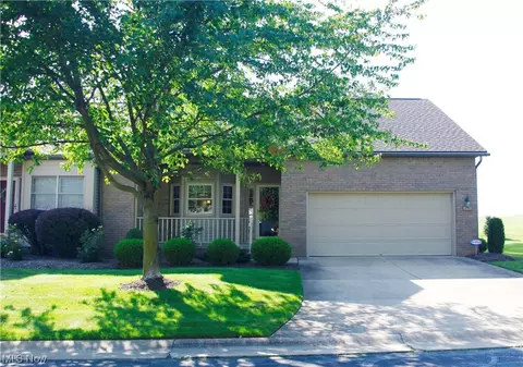 2703 Charing Cross Rd NW, Canton, OH 44708 photo 1