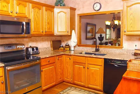 2703 Charing Cross Rd NW, Canton, OH 44708 photo 11