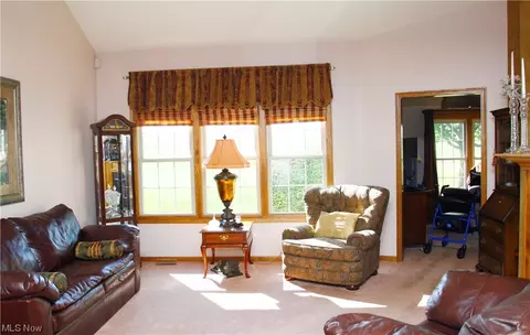 2703 Charing Cross Rd NW, Canton, OH 44708 photo 10