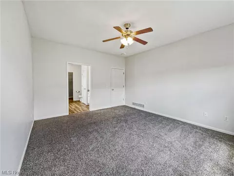 915 Hampton Dr, Elyria, OH 44035 photo 11