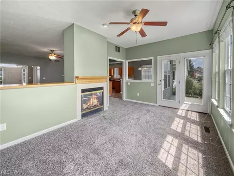 915 Hampton Dr, Elyria, OH 44035 photo 5