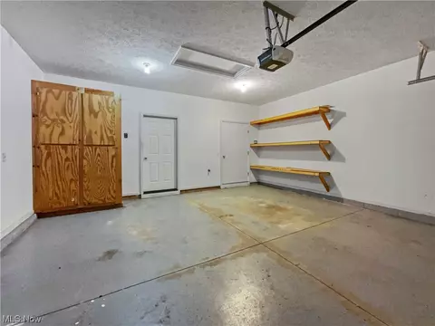 915 Hampton Dr, Elyria, OH 44035 photo 9