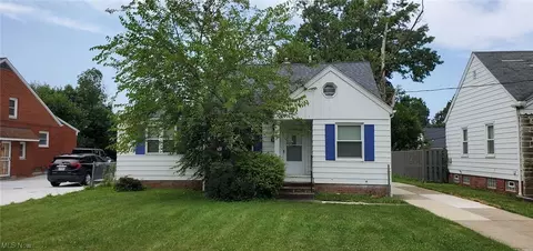794 E 250th St, Euclid, OH 44132 photo 1