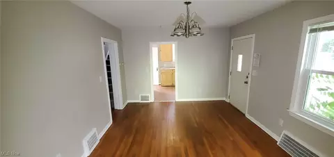 794 E 250th St, Euclid, OH 44132 photo 6