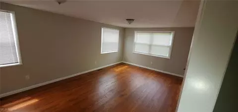 794 E 250th St, Euclid, OH 44132 photo 5