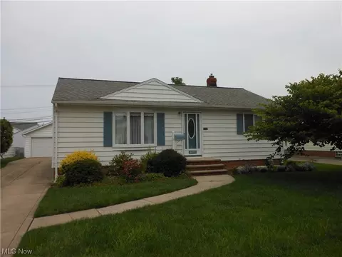 30015 Forestgrove Rd, Willowick, OH 44095