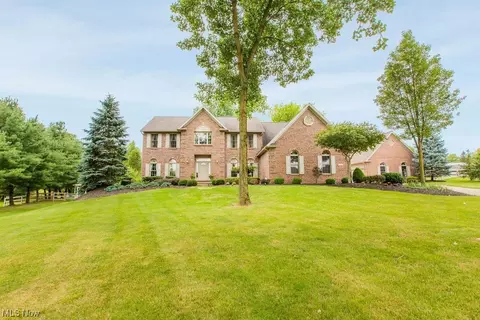 2165 Rollingwood Dr, Medina, OH 44256