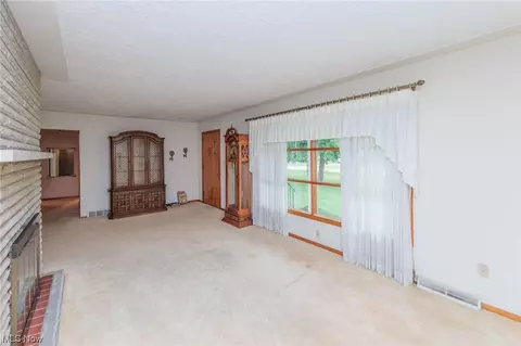 1087 N Pasadena Ave, Elyria, OH 44035 photo 5