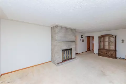 1087 N Pasadena Ave, Elyria, OH 44035 photo 6