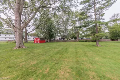 1087 N Pasadena Ave, Elyria, OH 44035 photo 3