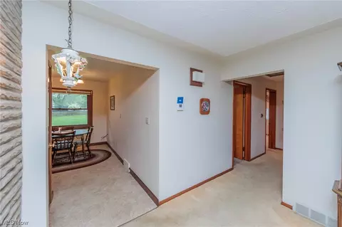 1087 N Pasadena Ave, Elyria, OH 44035 photo 8