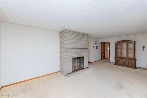 1087 N Pasadena Ave, Elyria, OH 44035 photo 6