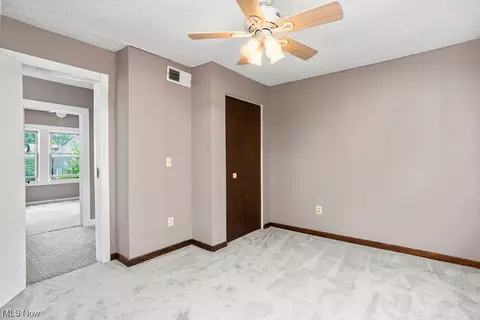 518 Dewey Ave, Elyria, OH 44035 photo 5