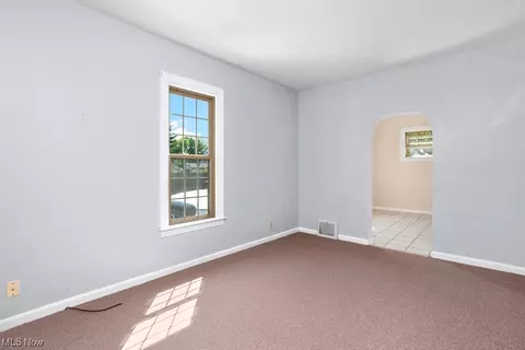 518 Dewey Ave, Elyria, OH 44035 photo 12