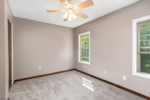 518 Dewey Ave, Elyria, OH 44035 photo 4
