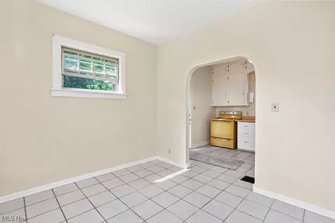 518 Dewey Ave, Elyria, OH 44035 photo 16