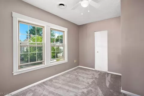 518 Dewey Ave, Elyria, OH 44035 photo 8