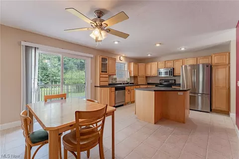 376 E 270th St, Euclid, OH 44132 photo 9