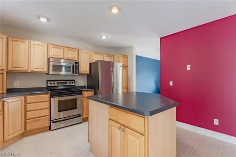 376 E 270th St, Euclid, OH 44132 photo 11