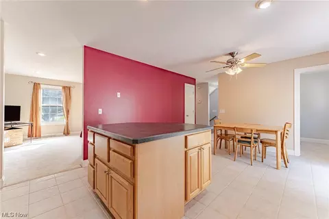 376 E 270th St, Euclid, OH 44132 photo 6