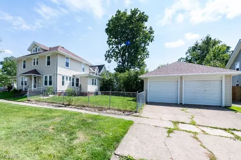 901 Park Ave, Elyria, OH 44035 photo 3
