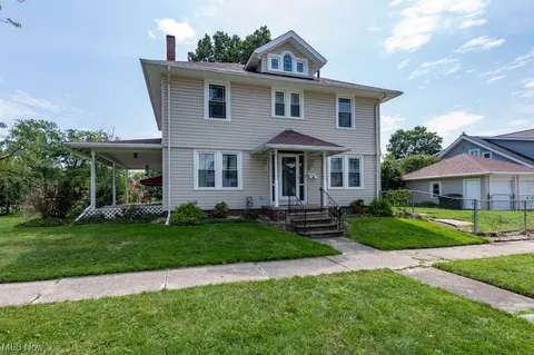 901 Park Ave, Elyria, OH 44035 photo 1