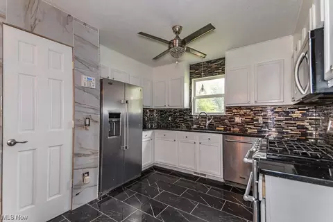 4875 Thomas Blvd, Geneva, OH 44041 photo 14