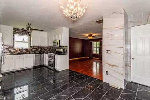 4875 Thomas Blvd, Geneva, OH 44041 photo 9