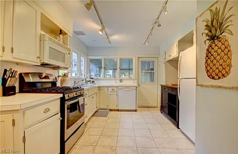 312 Winona Ave, Huron, OH 44839 photo 11