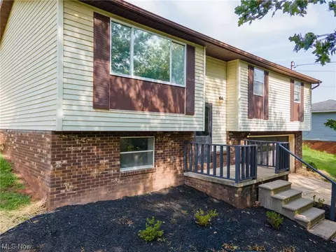 343 Suzanne St, Washington, WV 26181