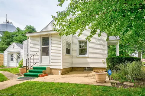 232 Harmon Ave NW, Brewster, OH 44613 photo 3