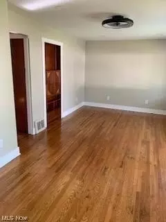 430 Winckles St, Elyria, OH 44035 photo 5