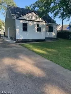430 Winckles St, Elyria, OH 44035 photo 1
