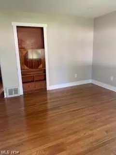 430 Winckles St, Elyria, OH 44035 photo 4