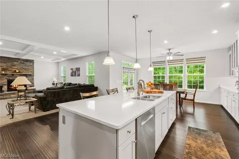 2310 Pendleton Ct, Avon, OH 44011 photo 9