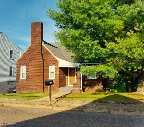 181 S 11th St, Weirton, WV 26062
