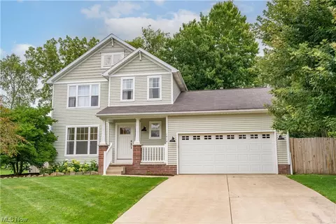 1414 Pendleton Ave, Louisville, OH 44641