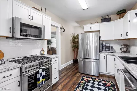 435 Hamilton Ave, Lorain, OH 44052 photo 10
